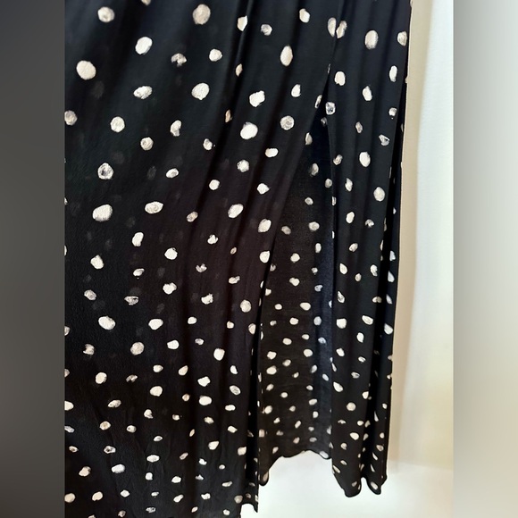 Aritzia Cap-Sleeve Midi-Dress with Side Slit Black and Cream Size XS - Picture 10 of 12